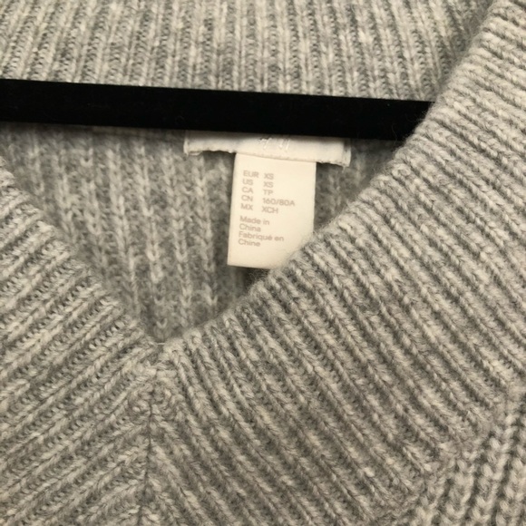 Thick H&M sweater - Picture 2 of 4